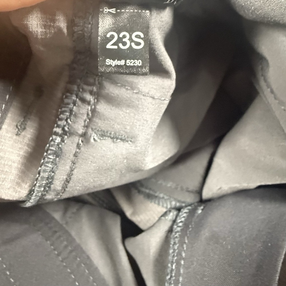 Kuhl Silencr Kargo Shorts Mens 36 Gray Camo Ripstop Cargo 10 Inseam NWOT - Picture 9 of 9